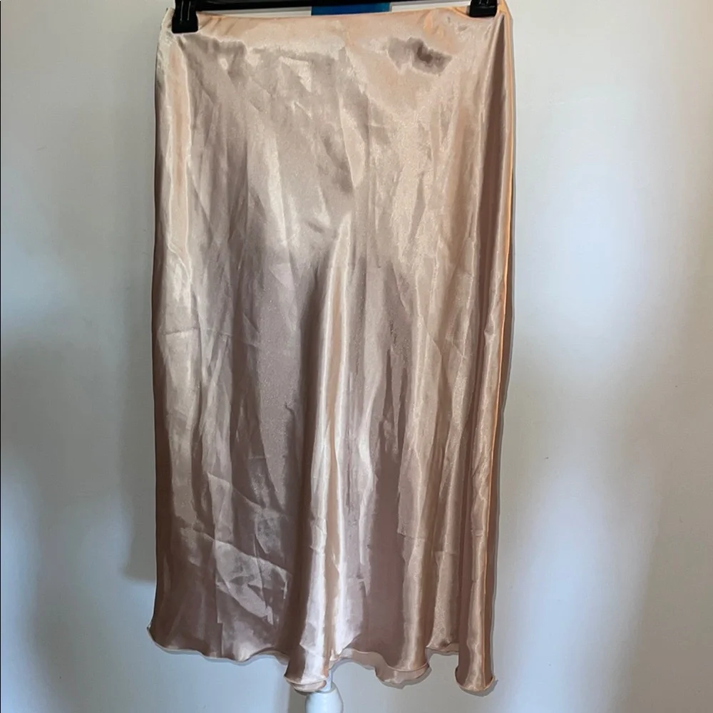 Elegant Satin Skirt in light gold - Picture 1 of 6